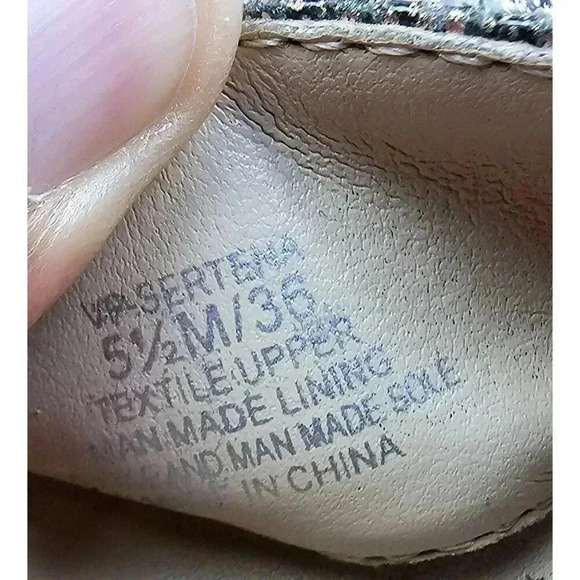 Vince Camuto Size 5.5M Women's Snake Print Adjustable Ankle Strap Open Toe Shoes - Picture 5 of 14